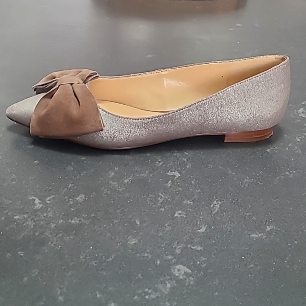 Vince Camuto Silver and beige shoe with velvet bow